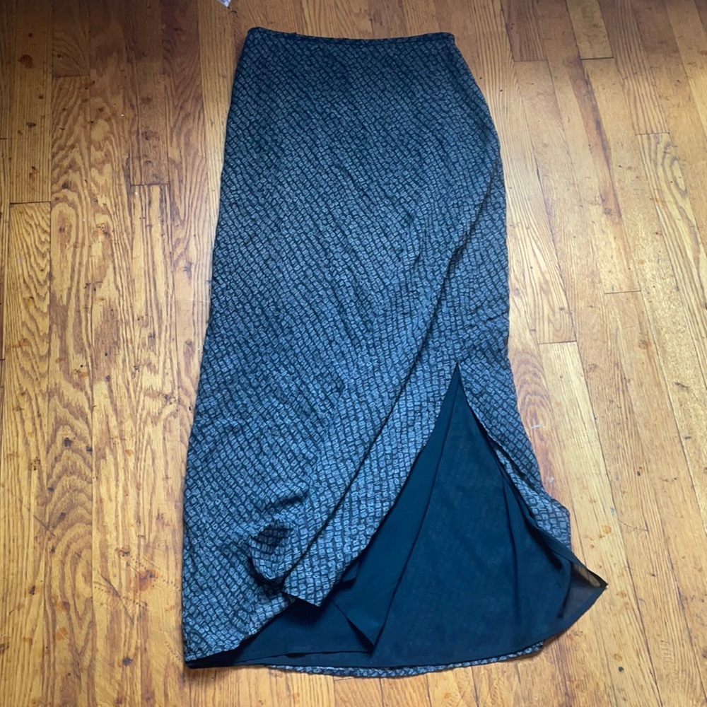 🌸 Side Slit Maxi Skirt